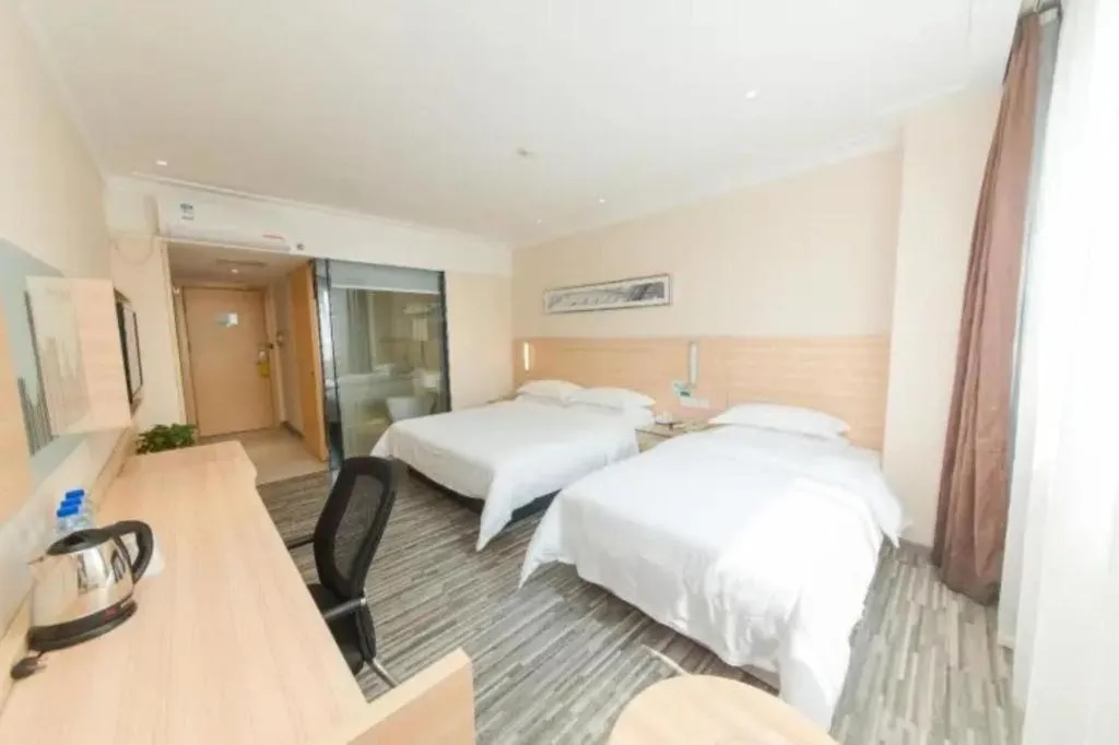 Bed in City Comfort Inn Guangzhou Hanxi Changlong Shiqiao Metro Station