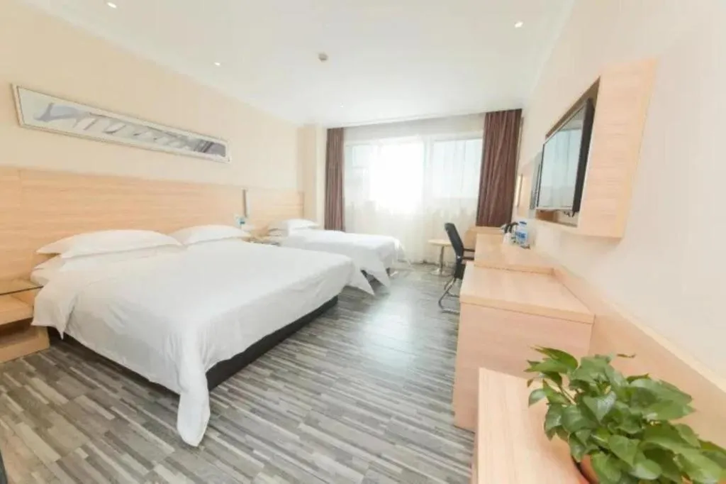 Bed in City Comfort Inn Guangzhou Hanxi Changlong Shiqiao Metro Station