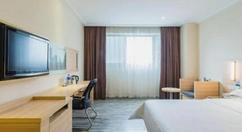 Bed in City Comfort Inn Guangzhou Hanxi Changlong Shiqiao Metro Station