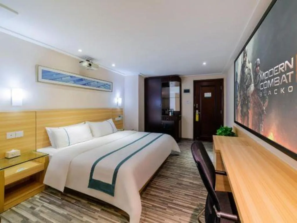Bed in City Comfort Inn Guangzhou Hanxi Changlong Shiqiao Metro Station