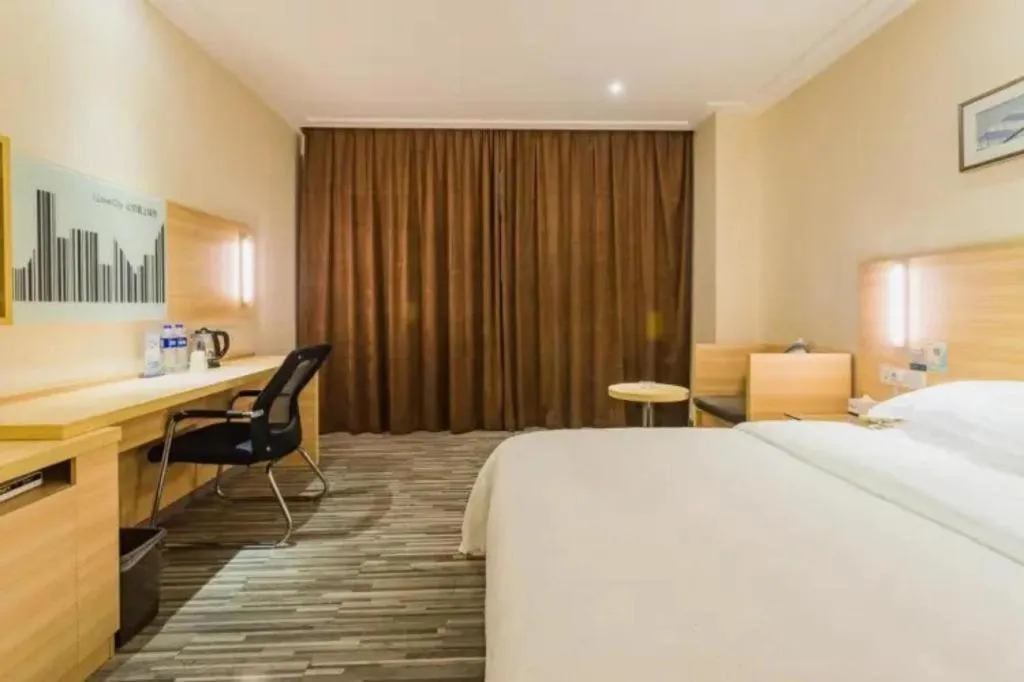 Bed in City Comfort Inn Guangzhou Hanxi Changlong Shiqiao Metro Station