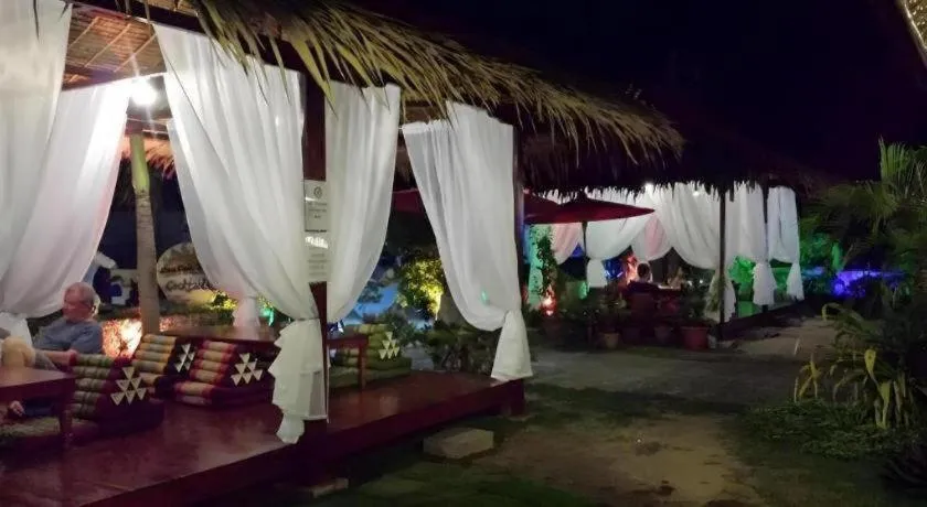 Coucou Bar Hotel and Restaurant