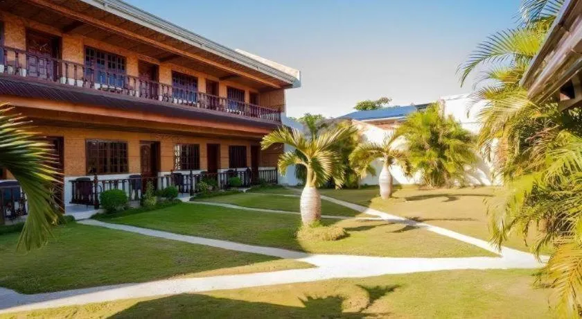 Coucou Bar Hotel and Restaurant