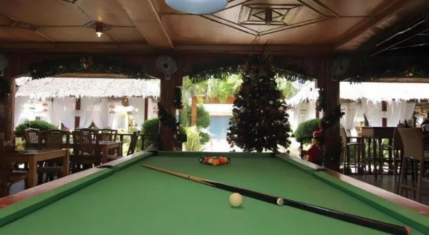 Coucou Bar Hotel and Restaurant