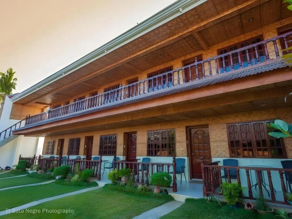 Coucou Bar Hotel and Restaurant