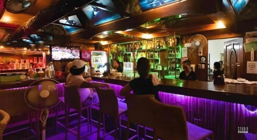 Coucou Bar Hotel and Restaurant