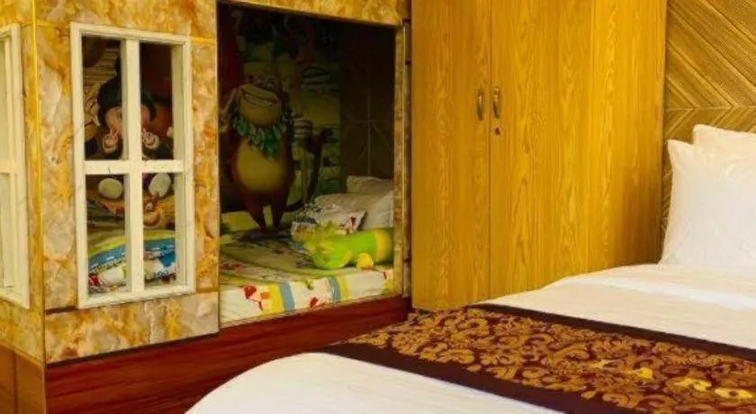 Bed in La Roza Dalat Boutique Hotel