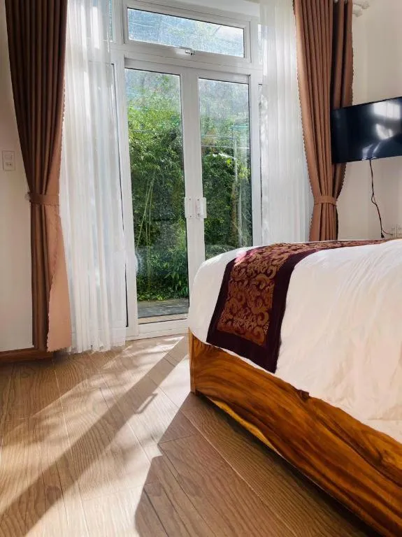 Bed in La Roza Dalat Boutique Hotel