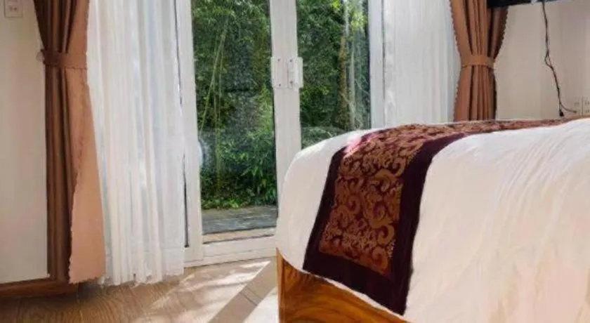 Bed in La Roza Dalat Boutique Hotel