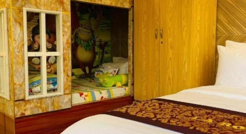 Bed in La Roza Dalat Boutique Hotel