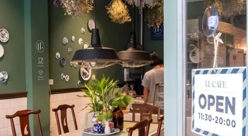 Live Local Cafe & Hotel