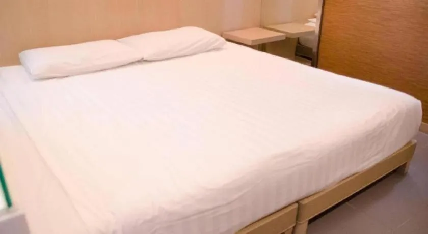 Bed in Acesite Knutsford Hotel