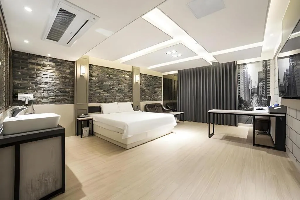 Bed in Pohang Hotel View