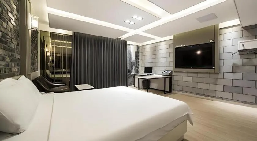 Bed in Pohang Hotel View