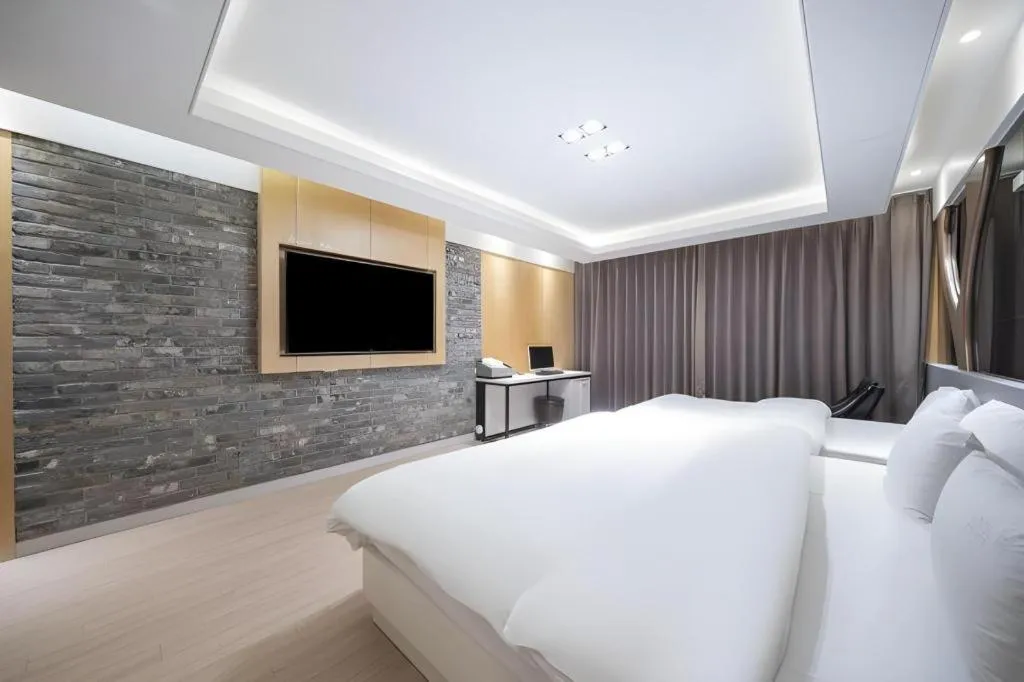 Bed in Pohang Hotel View
