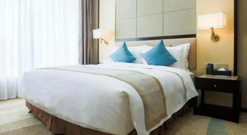 Bed in Hundred Hotel Qingdao