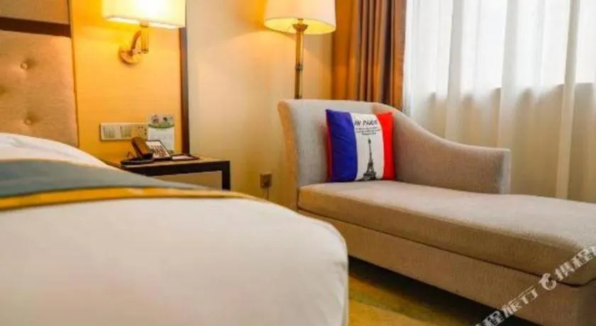 Bed in Hundred Hotel Qingdao