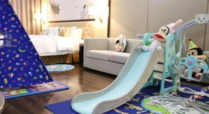 Bed in Hundred Hotel Qingdao