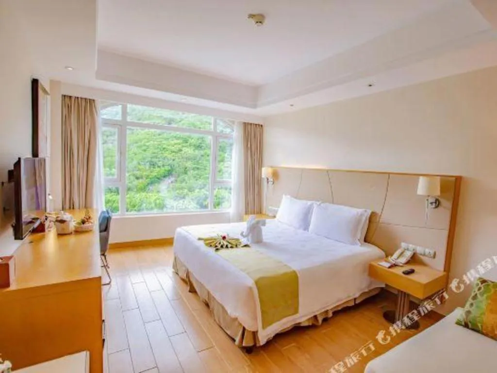 Bed in Ocean View Resort Yalong Bay