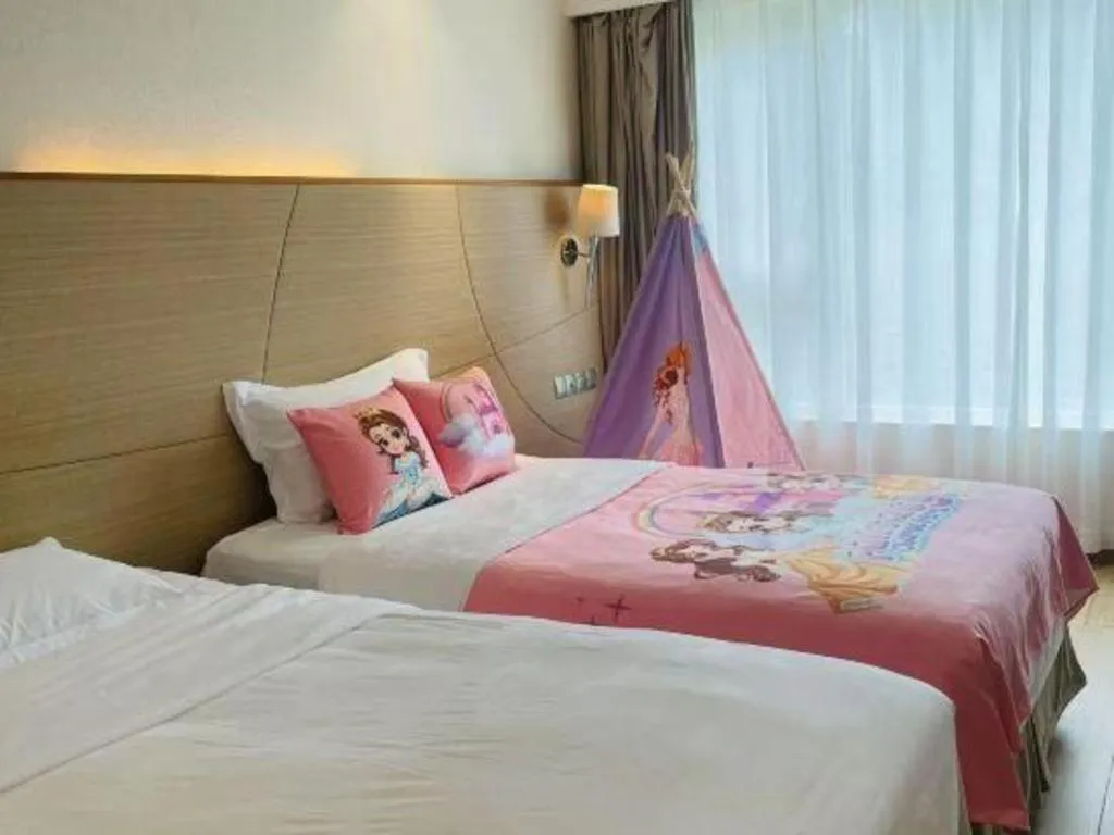 Bed in Ocean View Resort Yalong Bay