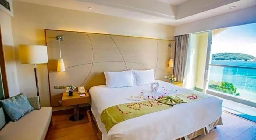 Bed in Ocean View Resort Yalong Bay