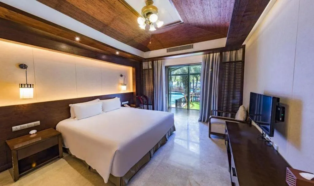 Bed in Ocean View Resort Yalong Bay
