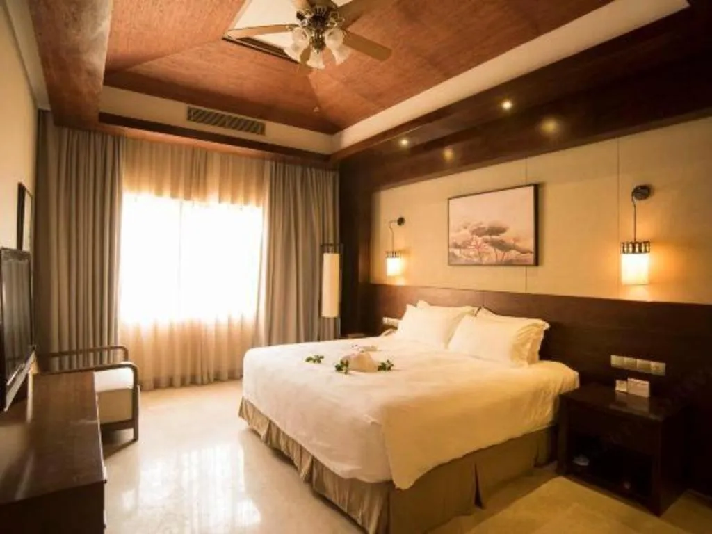 Bed in Ocean View Resort Yalong Bay