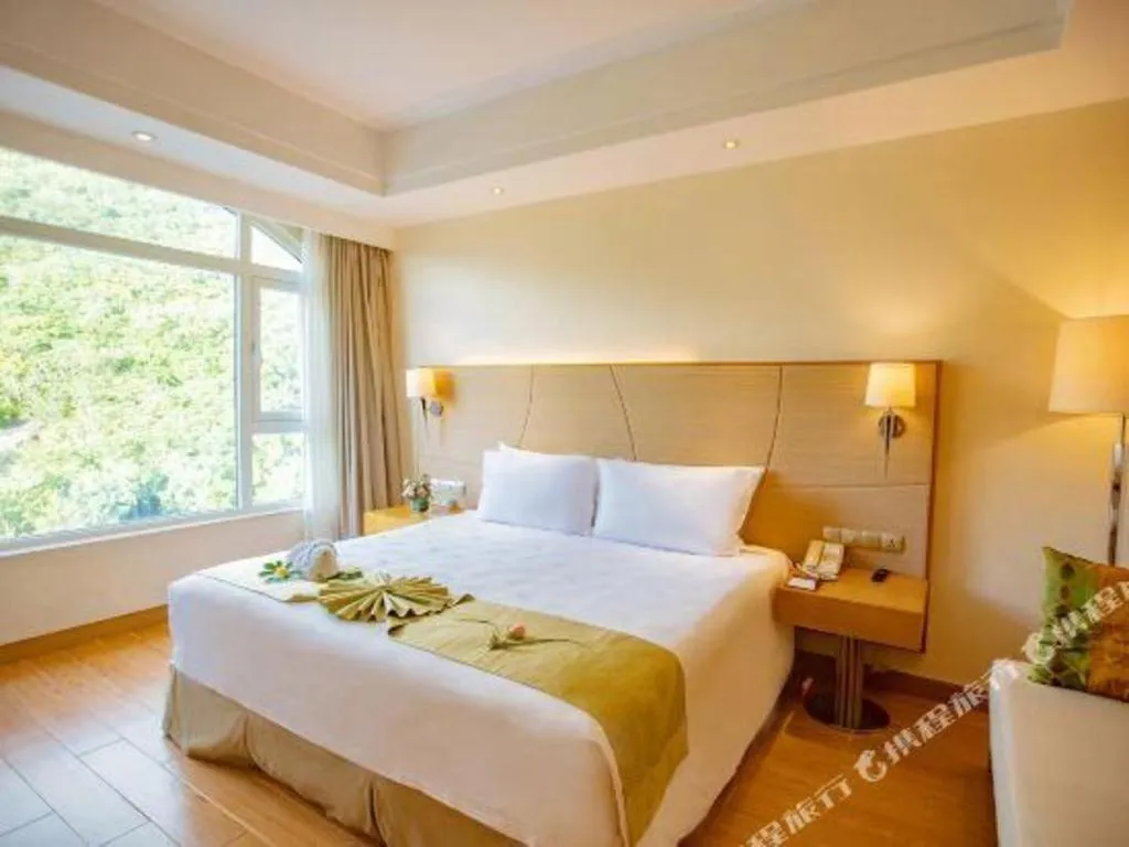 Bed in Ocean View Resort Yalong Bay