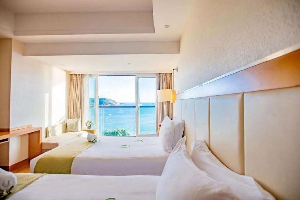 Bed in Ocean View Resort Yalong Bay