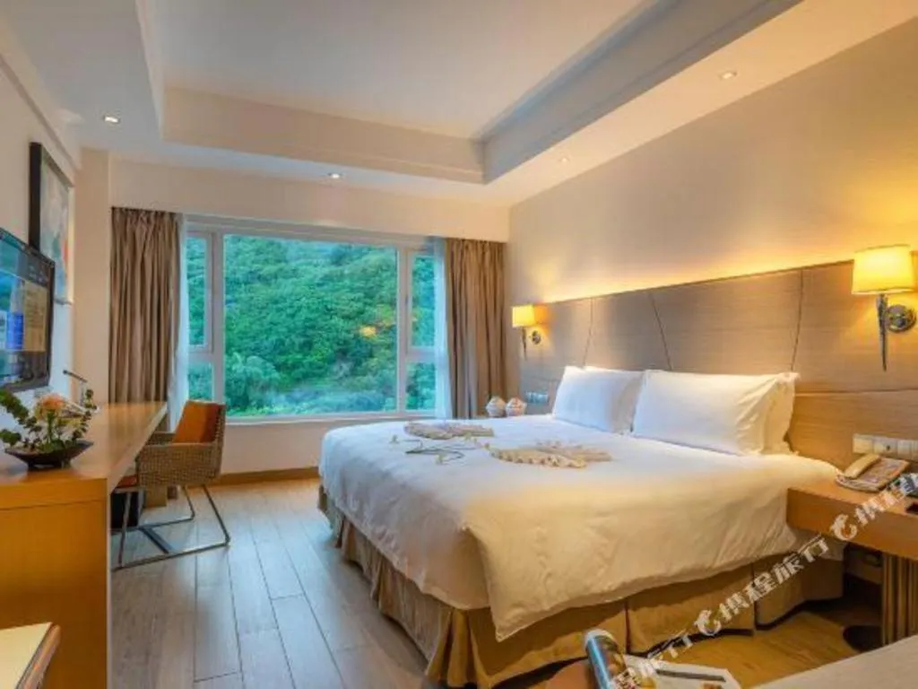 Bed in Ocean View Resort Yalong Bay