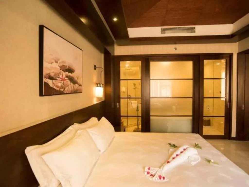 Bed in Ocean View Resort Yalong Bay