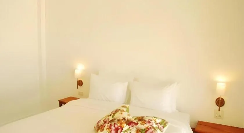 Bed in Villa Phra Chan Resort