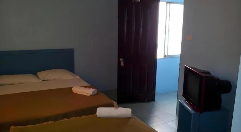 Bed in Centaur Inn Hotel