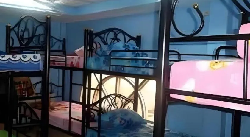 Bed in Centaur Inn Hotel