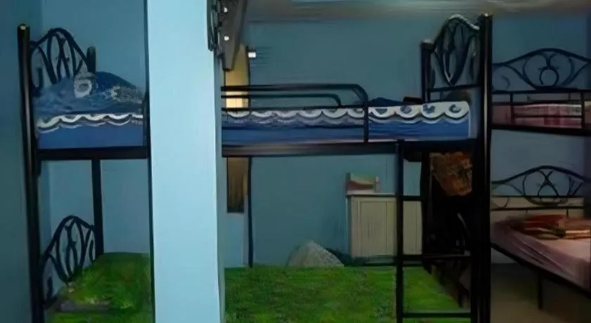 Bed in Centaur Inn Hotel