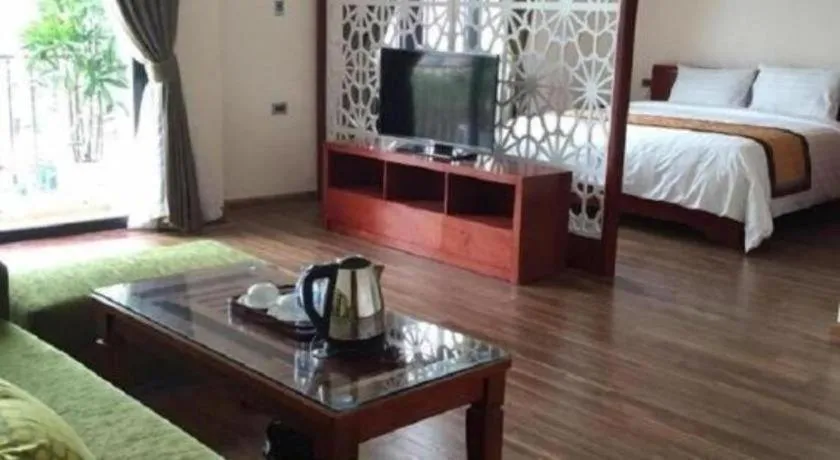 Bed in Phoenix Hotel 3