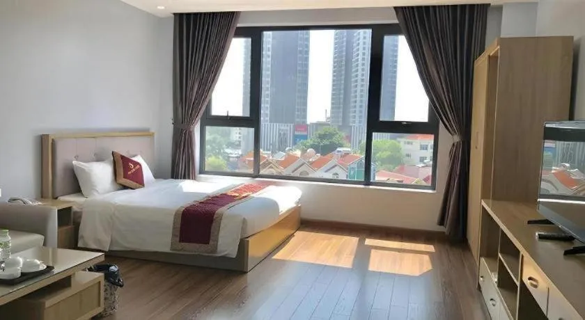 Bed in Phoenix Hotel 3