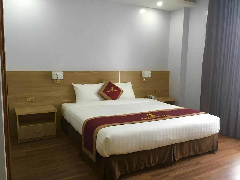 Bed in Phoenix Hotel 3