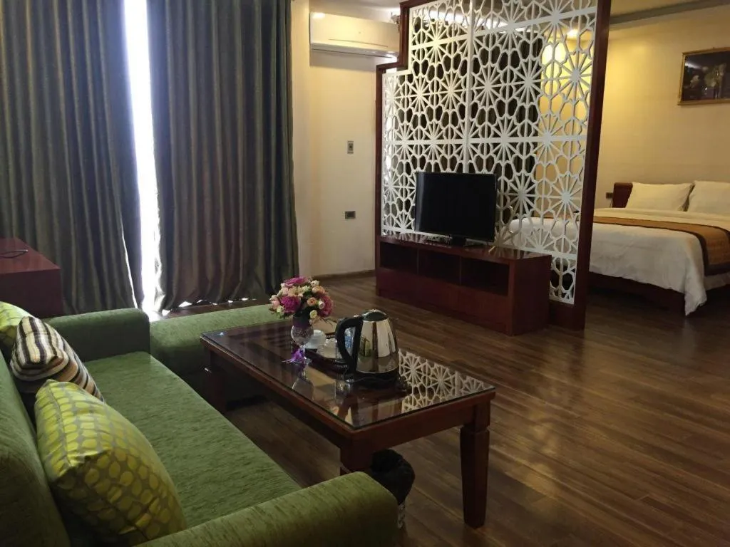 Bed in Phoenix Hotel 3