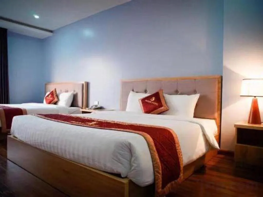 Bed in Phoenix Hotel 3