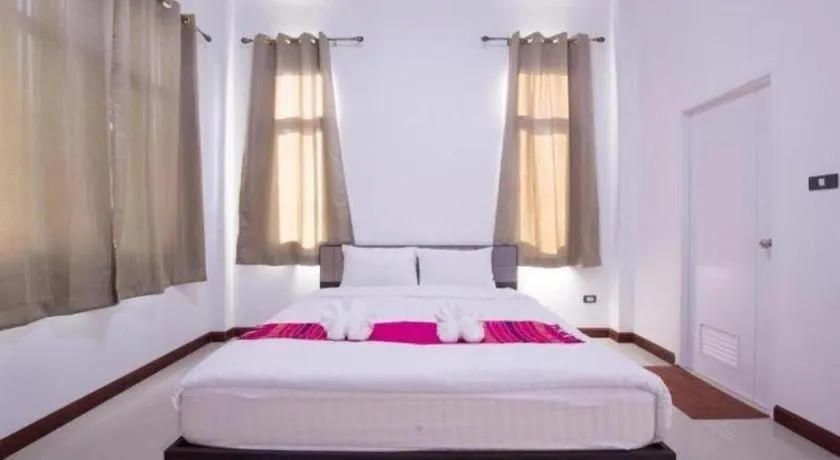 Bed in Bees Smile Hotel