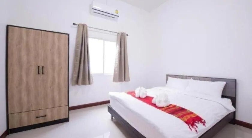 Bed in Bees Smile Hotel