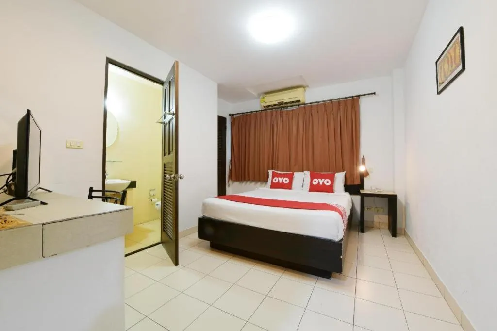 Bed in OYO 520 Pattaya Cantina