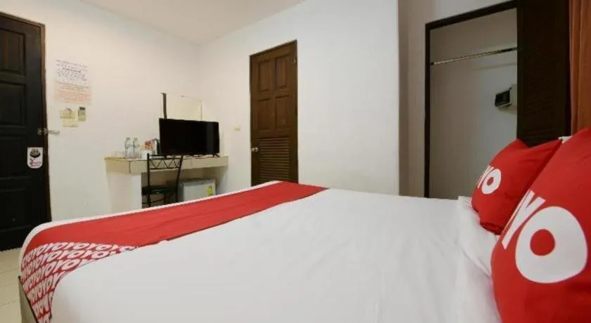 Bed in OYO 520 Pattaya Cantina