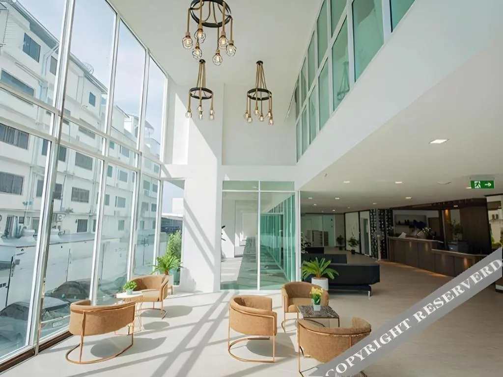 B2 Nakhonsawan Premier Hotel