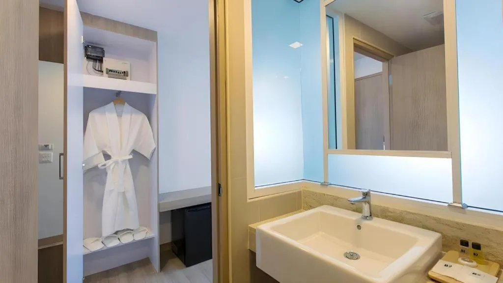 B2 Nakhonsawan Premier Hotel