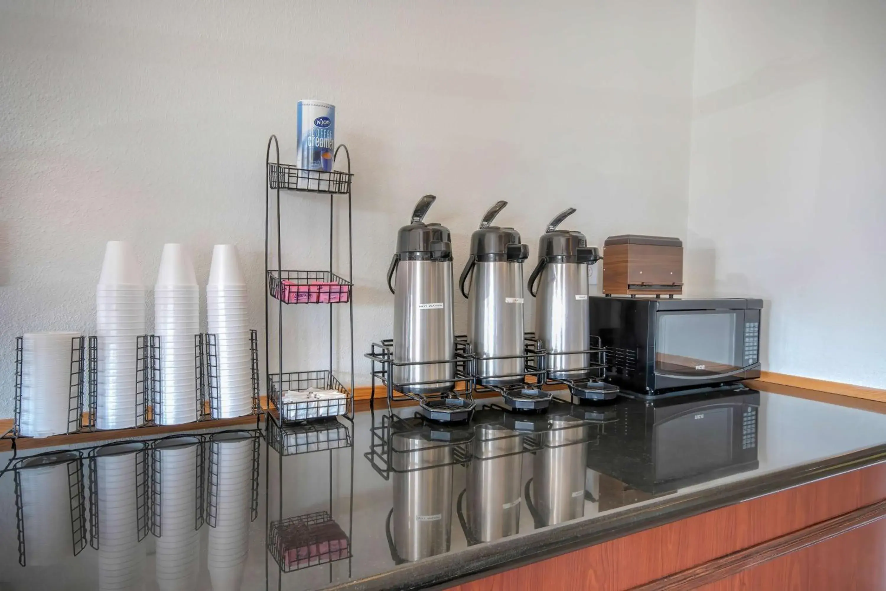 Property building in Motel 6 Walton, KY - Richwood - Cincinnati Airport South Property building in Motel 6 Walton, KY - Richwood - Cincinnati Airport South