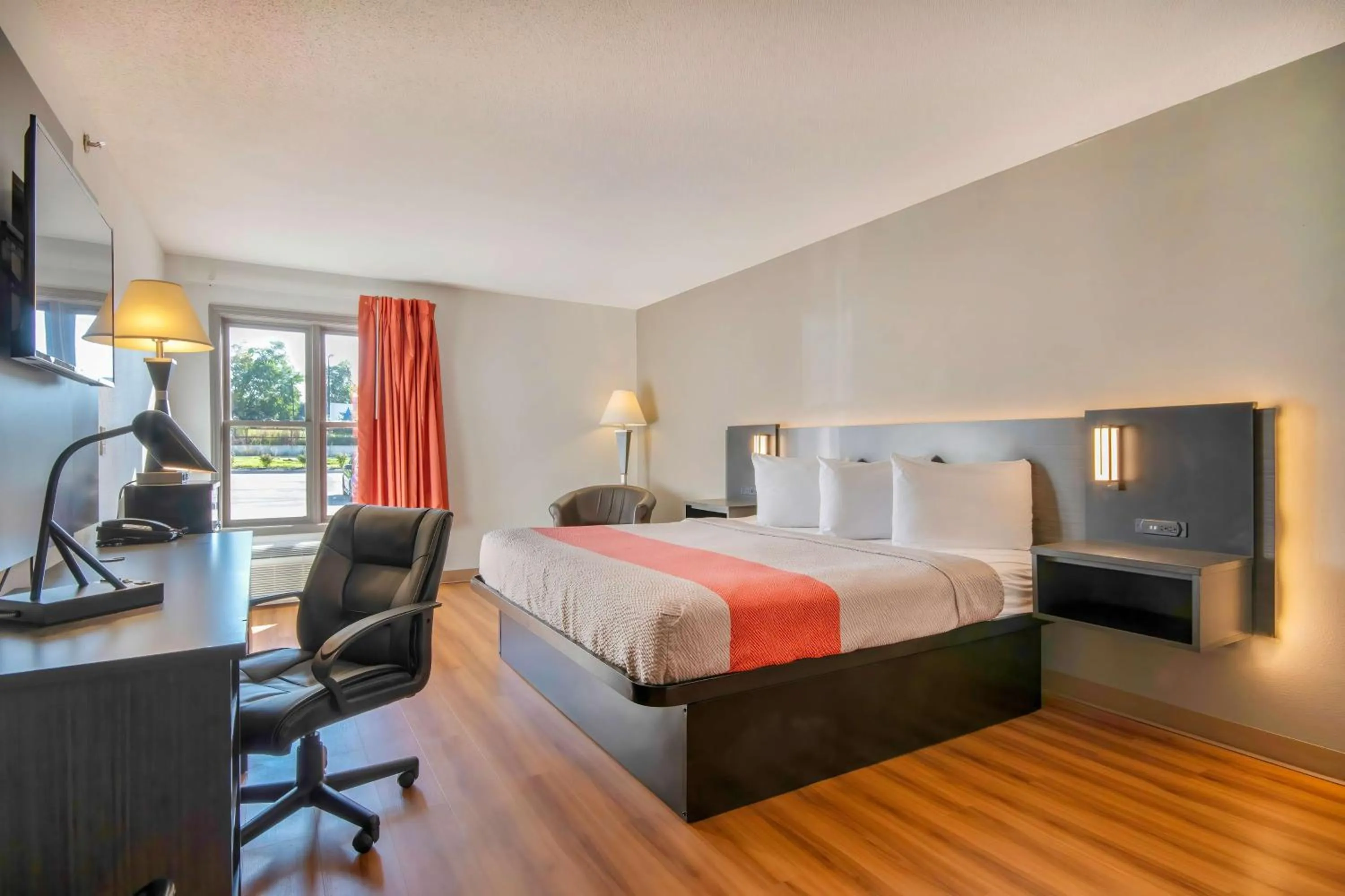 Bedroom, Bed in Motel 6 Walton, KY - Richwood - Cincinnati Airport South