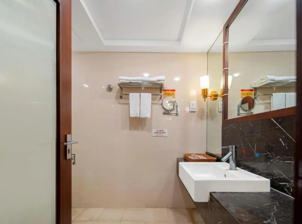 Longyan Capital International Hot Spring Resort