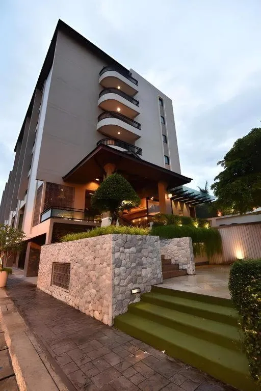 Leevana Hotel